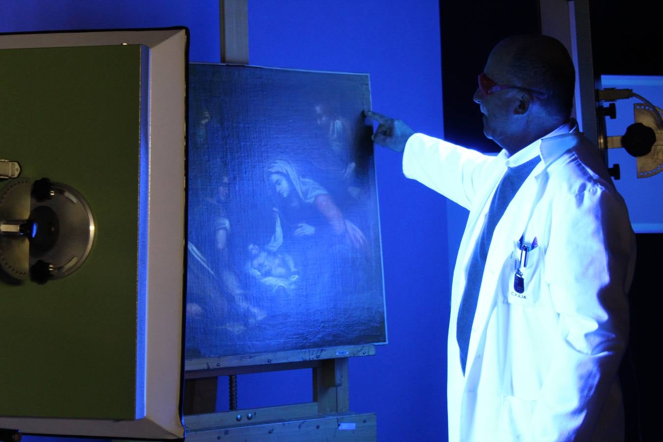 Uno de los grandes problemas de la historia del arte es identificar la mano del autor en una pintura tras cientos de años desde su ejecución. 'Ababol' asiste en el Centro de Restauración de la Comunidad al análisis de la 'Adoración de los pastores'