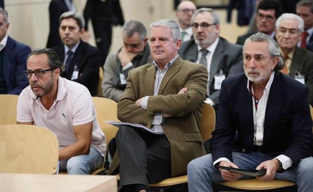 'El Bigotes', Pablo Crespo y Francisco Correa, durante el juicio.