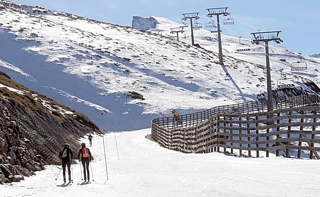 El esquí de montaña sigue creando muchos adeptos