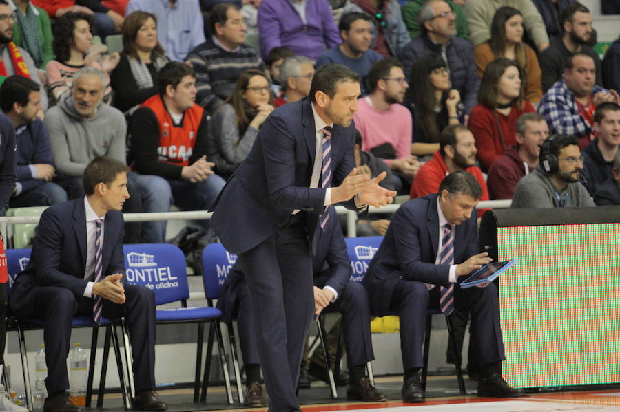 El equipo de Ibon Navarro suma su quinta victoria en los últimos seis partidos en un final de infarto contra un rival directo