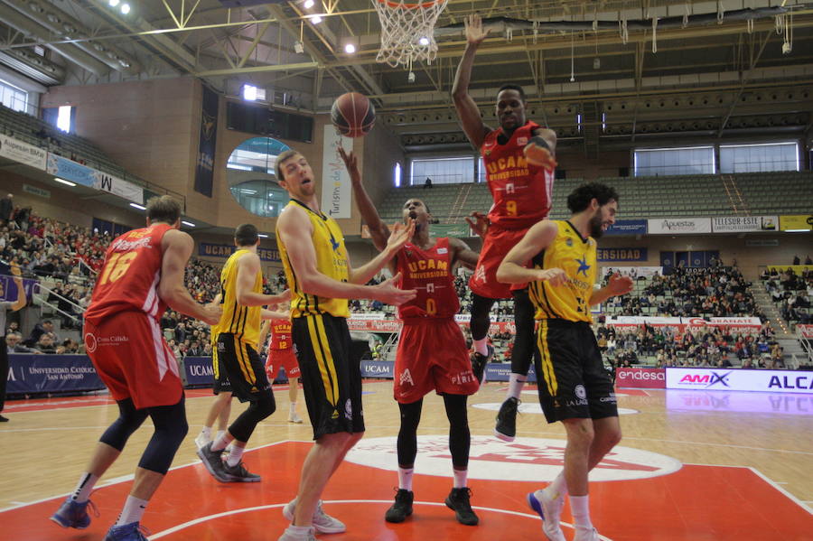 El equipo de Ibon Navarro suma su quinta victoria en los últimos seis partidos en un final de infarto contra un rival directo