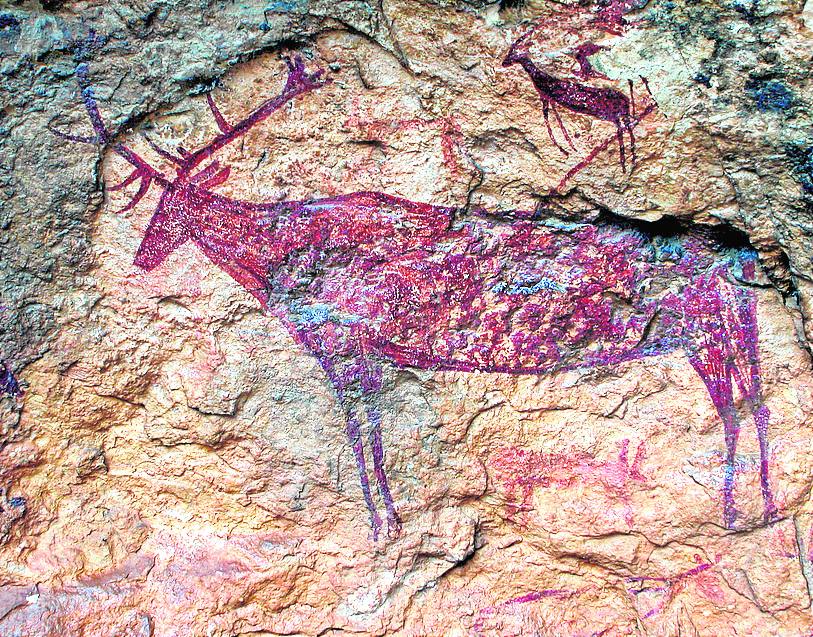 Cañaíca del Calar .Moratalla. Ubicación: Barranco de las Cañaícas del Calar (Calar de la Santa). Estilo: Levantino y esquemático (5.000-4.000 aC). Destaca por: Excepcionales escenas de caza y de animales de varias especies, que han convertido sus 7 abrigos en uno de los conjuntos rupestres más importantes a nivel regional y nacional.