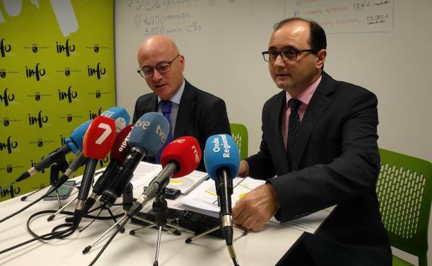 Juan Hernández y Joaquín Gómez, este lunes, durante la rueda de prensa.