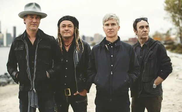 Componentes de Nada Surf.