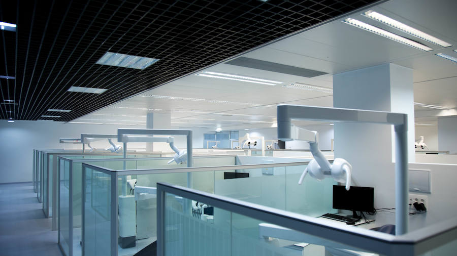 La Universidad Católica abre su primera clínica dental en el Centro de Ocio ZigZag de Murcia