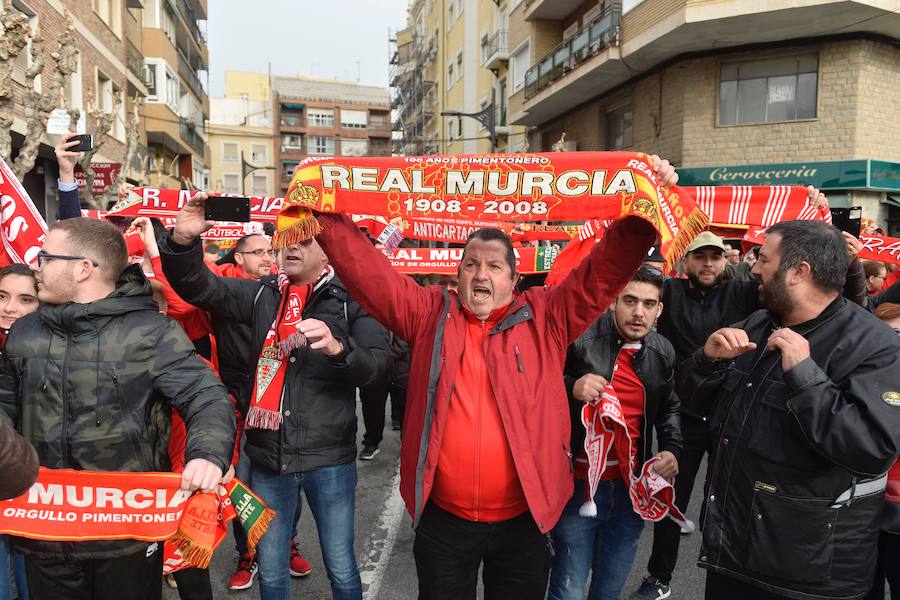 Repasa las imágenes que han dejado las aficiones en el derbi murciano entre el Real Murcia y el UCAM CF