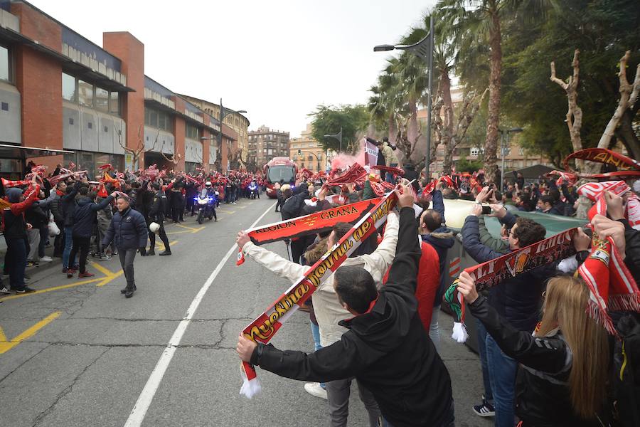 Repasa las imágenes que han dejado las aficiones en el derbi murciano entre el Real Murcia y el UCAM CF