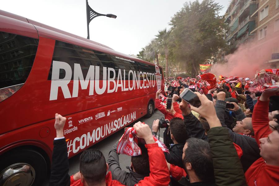 Repasa las imágenes que han dejado las aficiones en el derbi murciano entre el Real Murcia y el UCAM CF