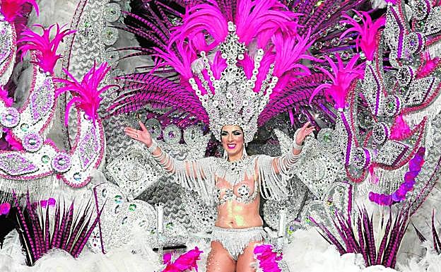 Finuchi Mante, durante la gala de elección de la reina adulta del Carnaval.