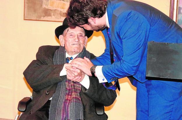 López Miras pide la Medalla de Oro para 'El Tío Juan Rita'
