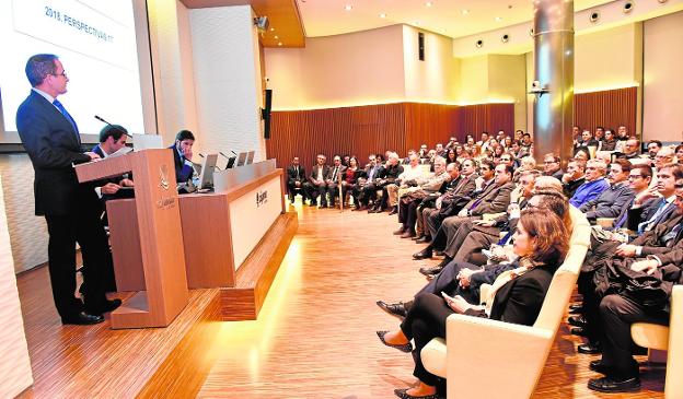 El encuentro organizado por Cajamar y Garrigues sirvió para analizar la evolución de los mercados de capitales. A. DURÁN / EFQ