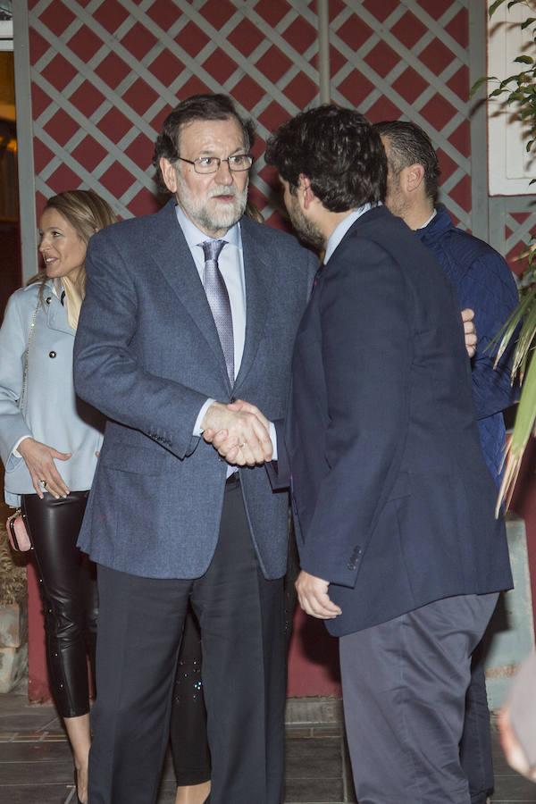 El presidente del Gobierno, Mariano Rajoy, que está de visita en la Región de Murcia, soprendió este viernes a los viandantes que se cruzaron con él en Cartagena
