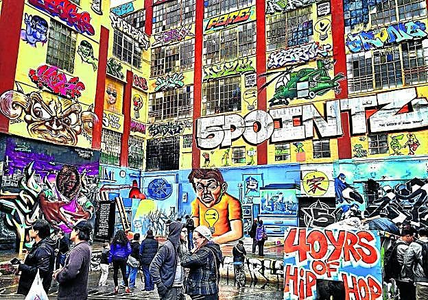 La vieja fábrica de medidores de agua, que se rebautizó como 5Pointz tras ser conquistada por los grafiteros, se demolió en 2014. 