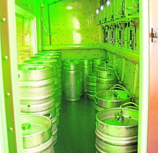 La cámara de barriles mantiene la cerveza entre 4 y 6ºC.
