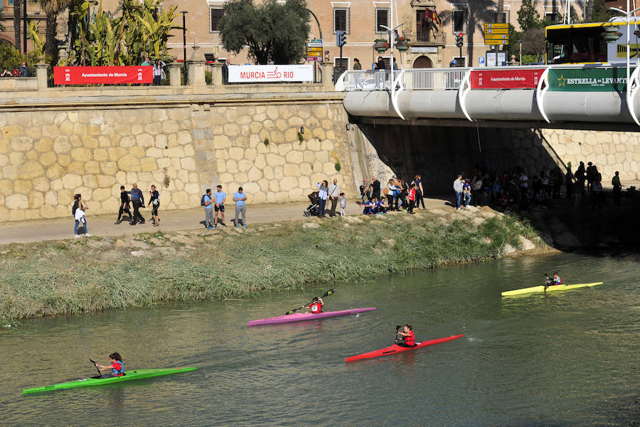 El Murcia Remo venció al equipo de la Policía Nacional en una carrera de barcos dragón
