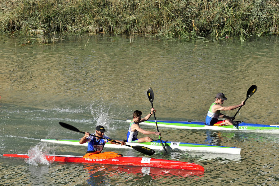 El Murcia Remo venció al equipo de la Policía Nacional en una carrera de barcos dragón