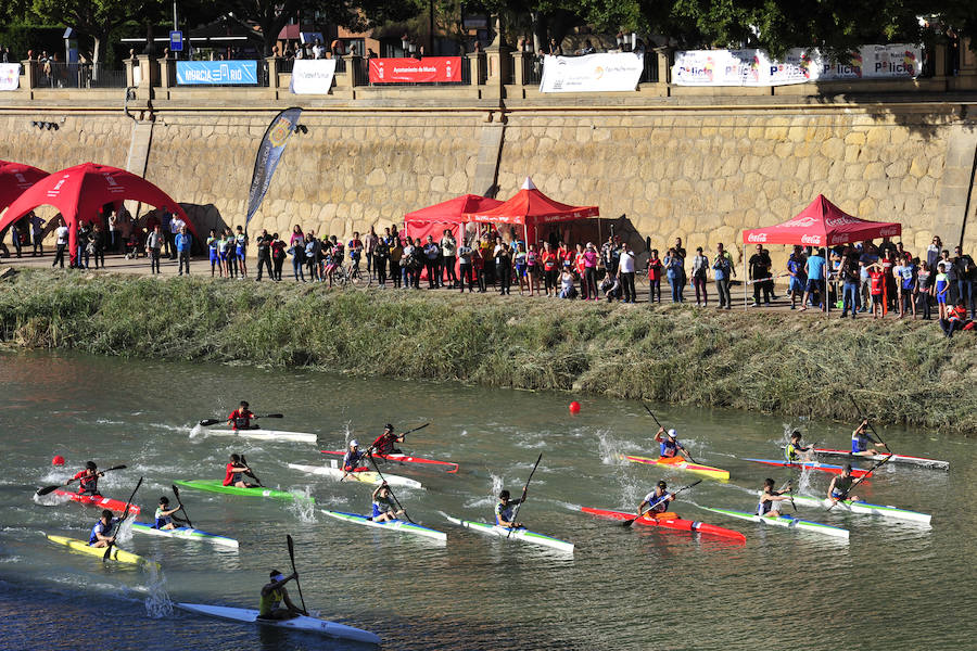 El Murcia Remo venció al equipo de la Policía Nacional en una carrera de barcos dragón