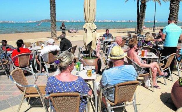 Turistas en el Mar Menor