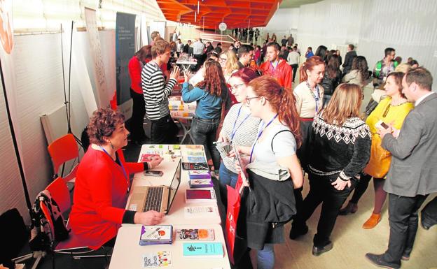 Nave central del Auditorio El Batel, durante la celebración de la jornada 'Itinere' de empleo juvenil.