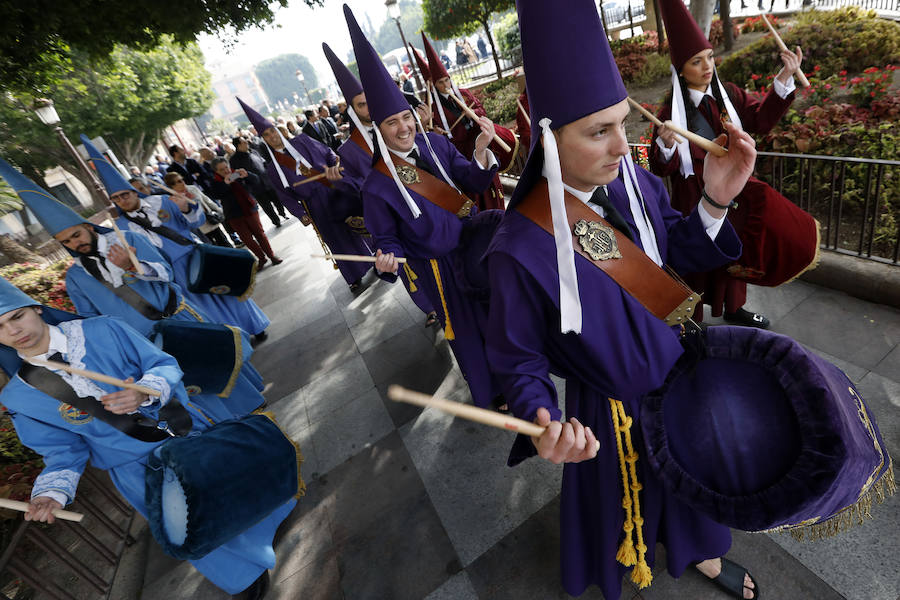 Las cofradías del Amparo, el Perdón y de Jesús protagonizan por las calles de la ciudad la tercera edición del 'Via Passionis'