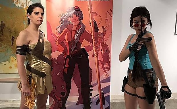 Dos 'cosplayers', durante la presentación de la cita.