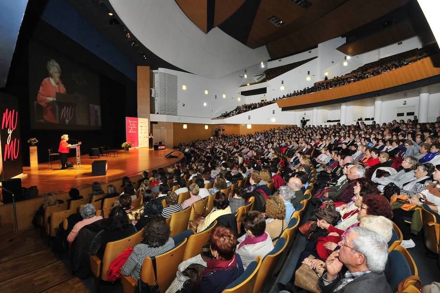 La presidenta de la Asociación Thader Consumo reclama la conciliación real y la cotización de las amas de casa para lograr la igualdad