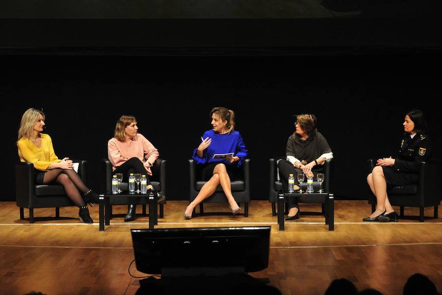 La presidenta de la Asociación Thader Consumo reclama la conciliación real y la cotización de las amas de casa para lograr la igualdad