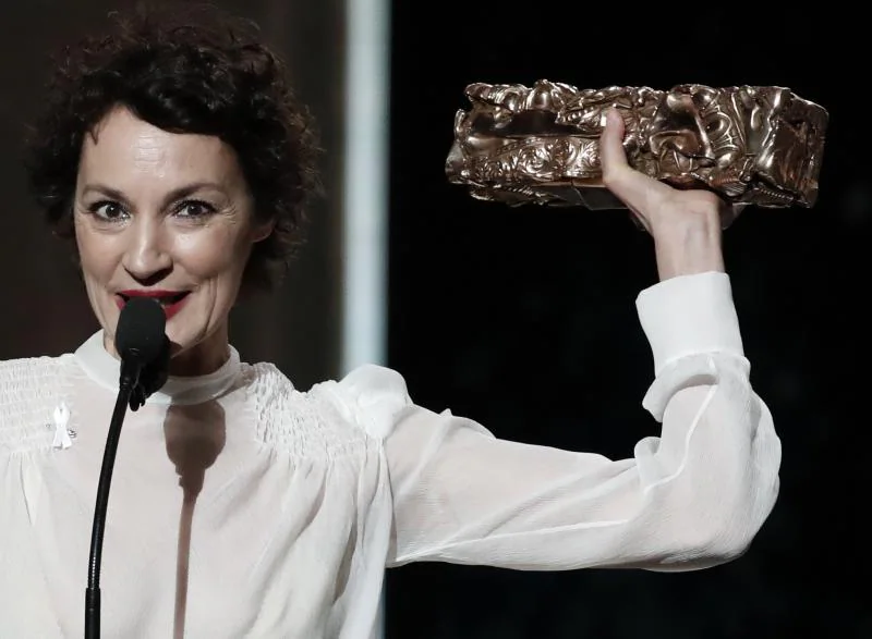 Penélope Cruz ha recibido el César de Honor del cine francés de manos de Almodovar