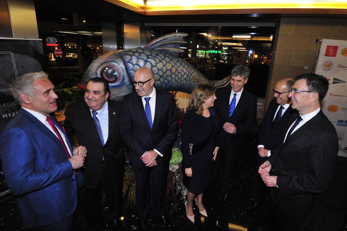 Casi mil personas celebran la tradicional cena de gala del Entierro de la Sardina