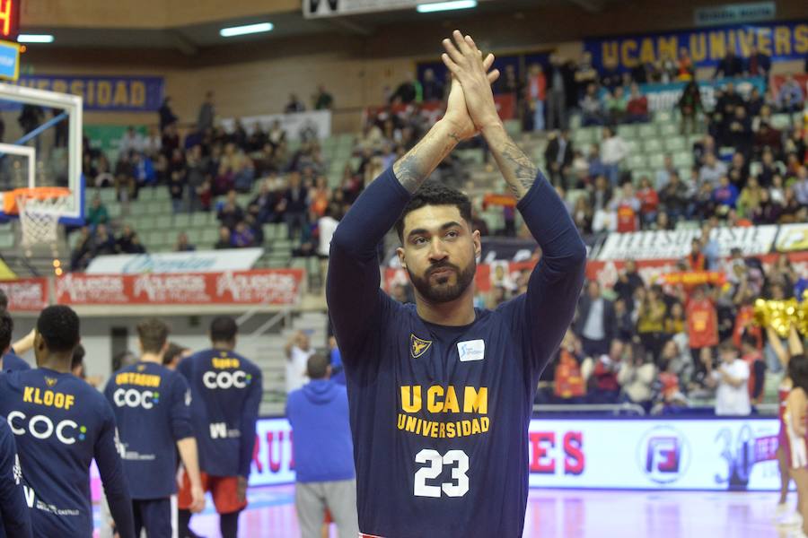 El conjunto de Ibon Navarro peleó hasta el final en el regreso de Lima al Palacio de los Deportes, pero no pudo con la tela de araña de Pesic ni el arbitraje de los últimos minutos