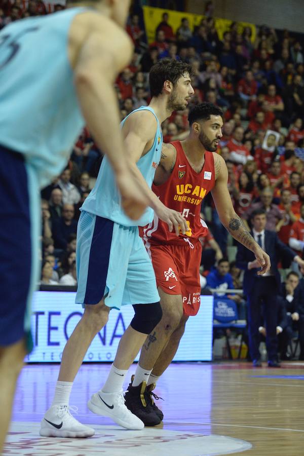 El conjunto de Ibon Navarro peleó hasta el final en el regreso de Lima al Palacio de los Deportes, pero no pudo con la tela de araña de Pesic ni el arbitraje de los últimos minutos