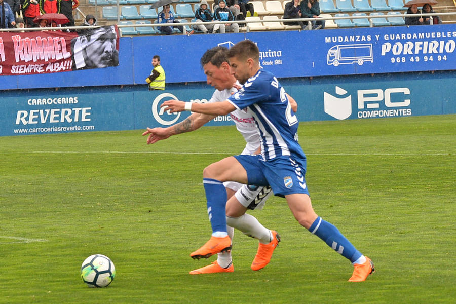 Un penalti de Fran Cruz en el último minuto provoca la decimonovena derrota del Lorca FC, que sigue a 15 puntos de la salvación a falta de 13 jornadas para el final del campeonato