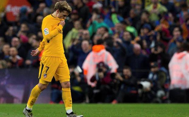 Antoine Griezmann, cabizbajo el domingo en el Camp Nou. 