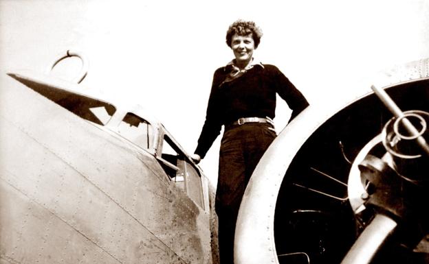 La aviadora estadounidense Amelia Earhart, en 1937.