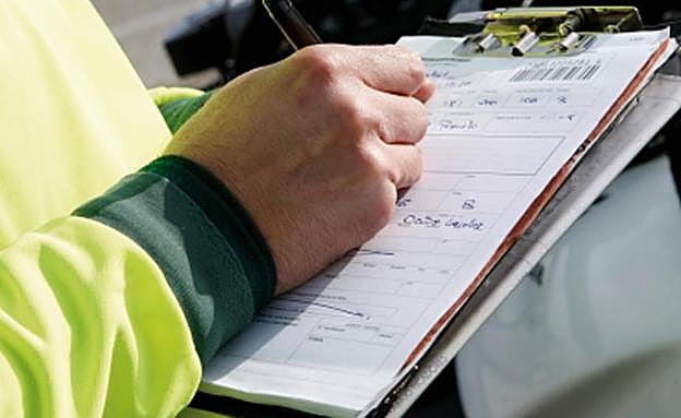 Multas de tráfico que no conocías: para ciclistas, coches, y peatones