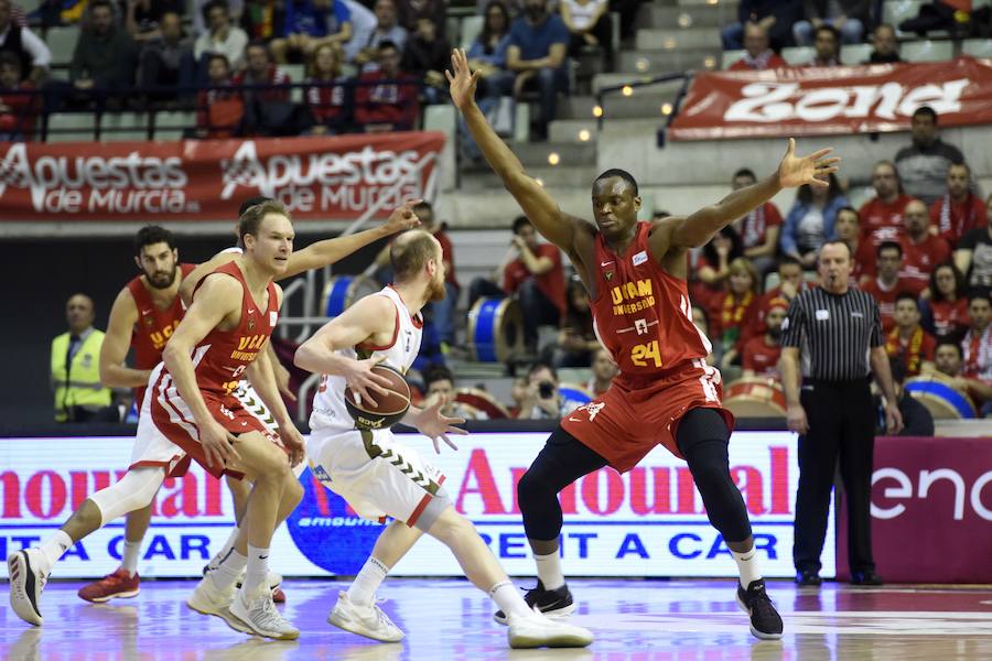 Los murcianos ganan por primera vez en un mes y medio en un partido competido que desniveló Urtasun como base. El final parecía plácido, pero un parcial de 2-12 en los últimos cuatro minutos dio incluso opción de empate al Burgos