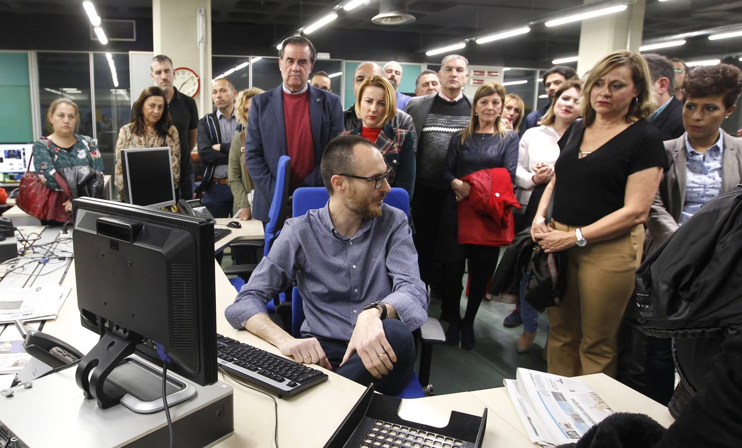 La novena edición del concurso, presentada ayer por la consejera en ‘La Verdad’, amplía el plazo de inscripción hasta el 22 de marzo