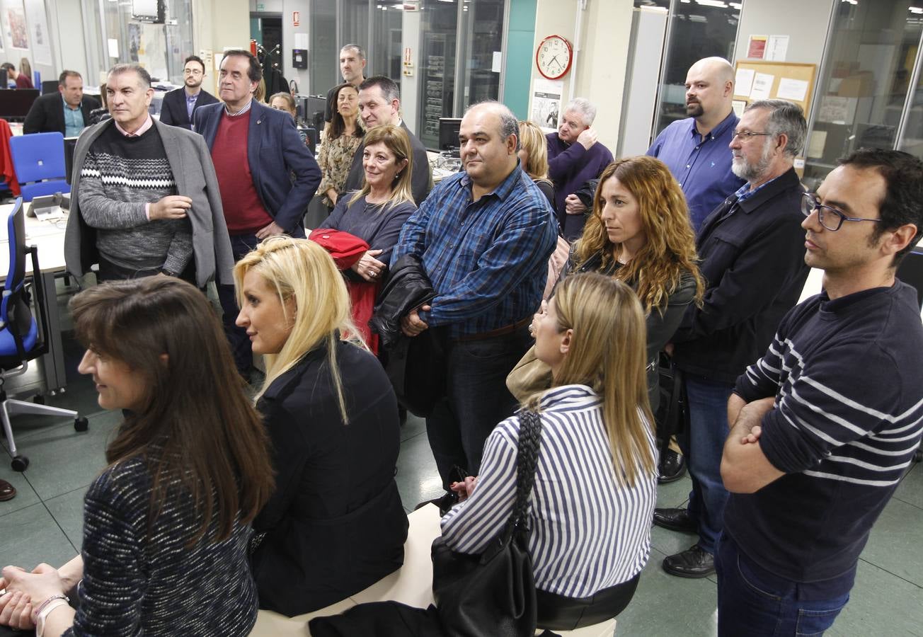 La novena edición del concurso, presentada ayer por la consejera en ‘La Verdad’, amplía el plazo de inscripción hasta el 22 de marzo