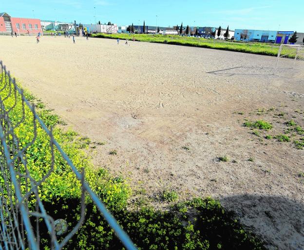 Estado actual del campo de fútbol 7 de La Palma.