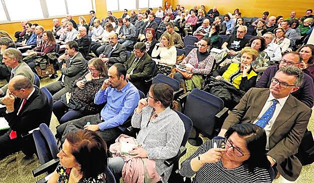 Asistentes a la presentación de la iniciativa 'Prima', ayer tarde, en la Consejería de Agricultura.