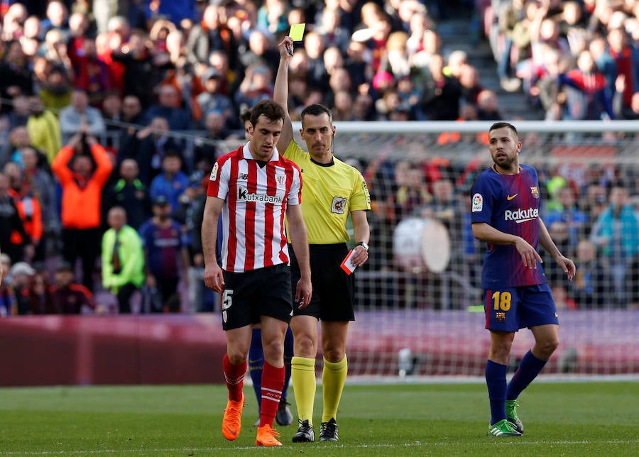 Alcácer y Messi ponen tierra de por medio ante un Athletic que persigue sombras en el Camp Nou.