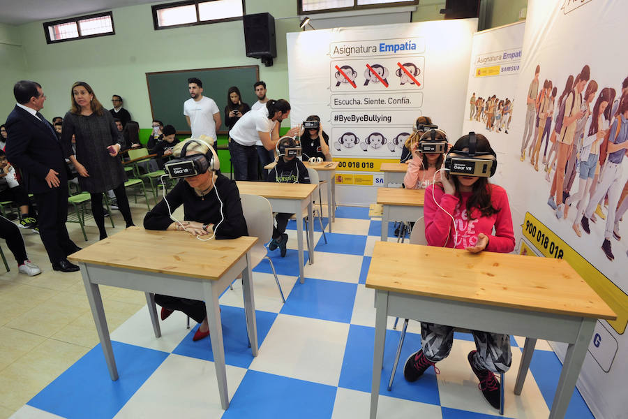 Casi 1.500 alumnos de la Región experimentan un caso de acoso escolar gracias a la realidad virtual
