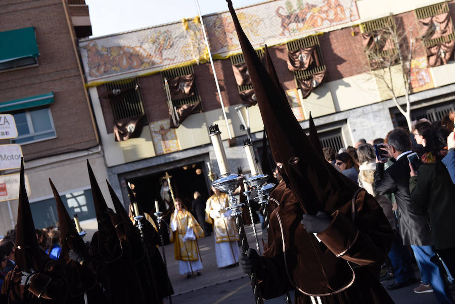 La agrupación incorporó este año un nuevo manto de la Virgen