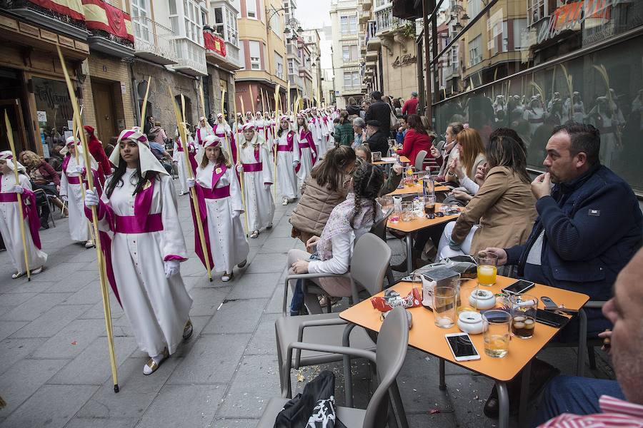 Cinco mil niños encarnan la llegada de Jesús a Jerusalén