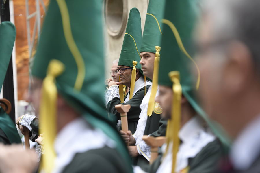 La cofradía luchó contra la lluvia en este Domingo de Ramos