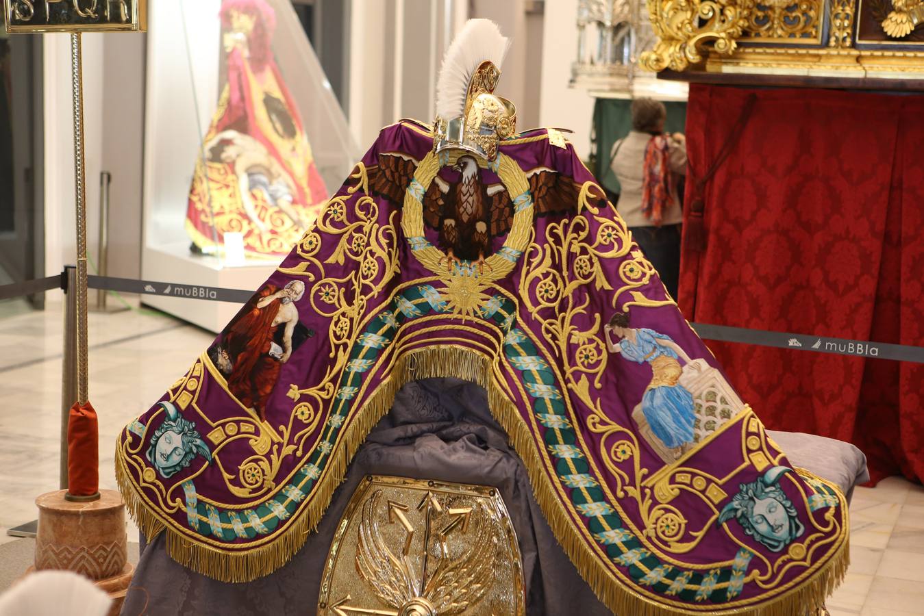 El Muy Ilustre Cabildo de Nuestra Señora la Virgen de la Amargura, Paso Blanco, presentó ayer los estrenos que la cofradía pondrá en escena en el desfile bíblico pasional del próximo Jueves Santo en Lorca