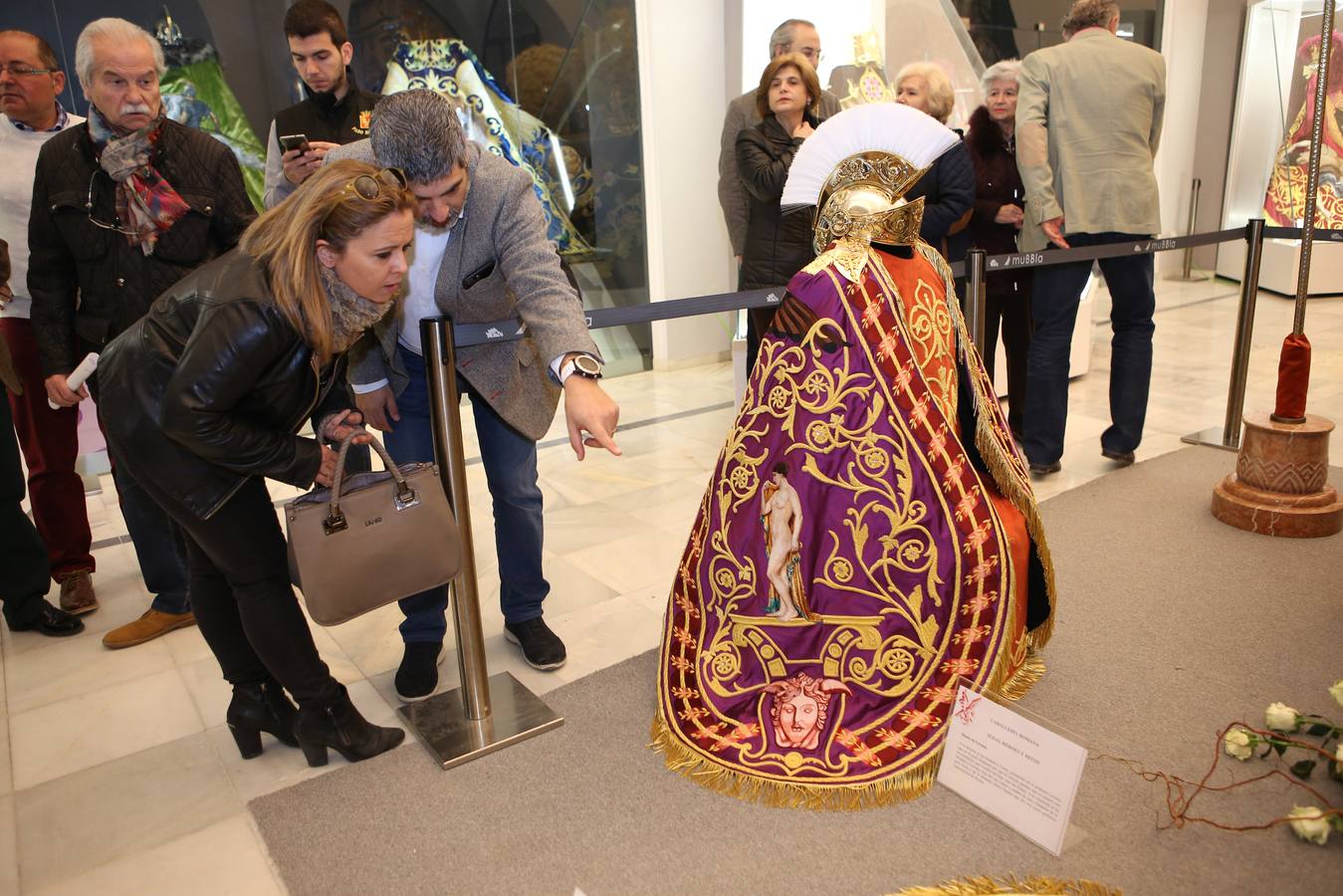 El Muy Ilustre Cabildo de Nuestra Señora la Virgen de la Amargura, Paso Blanco, presentó ayer los estrenos que la cofradía pondrá en escena en el desfile bíblico pasional del próximo Jueves Santo en Lorca