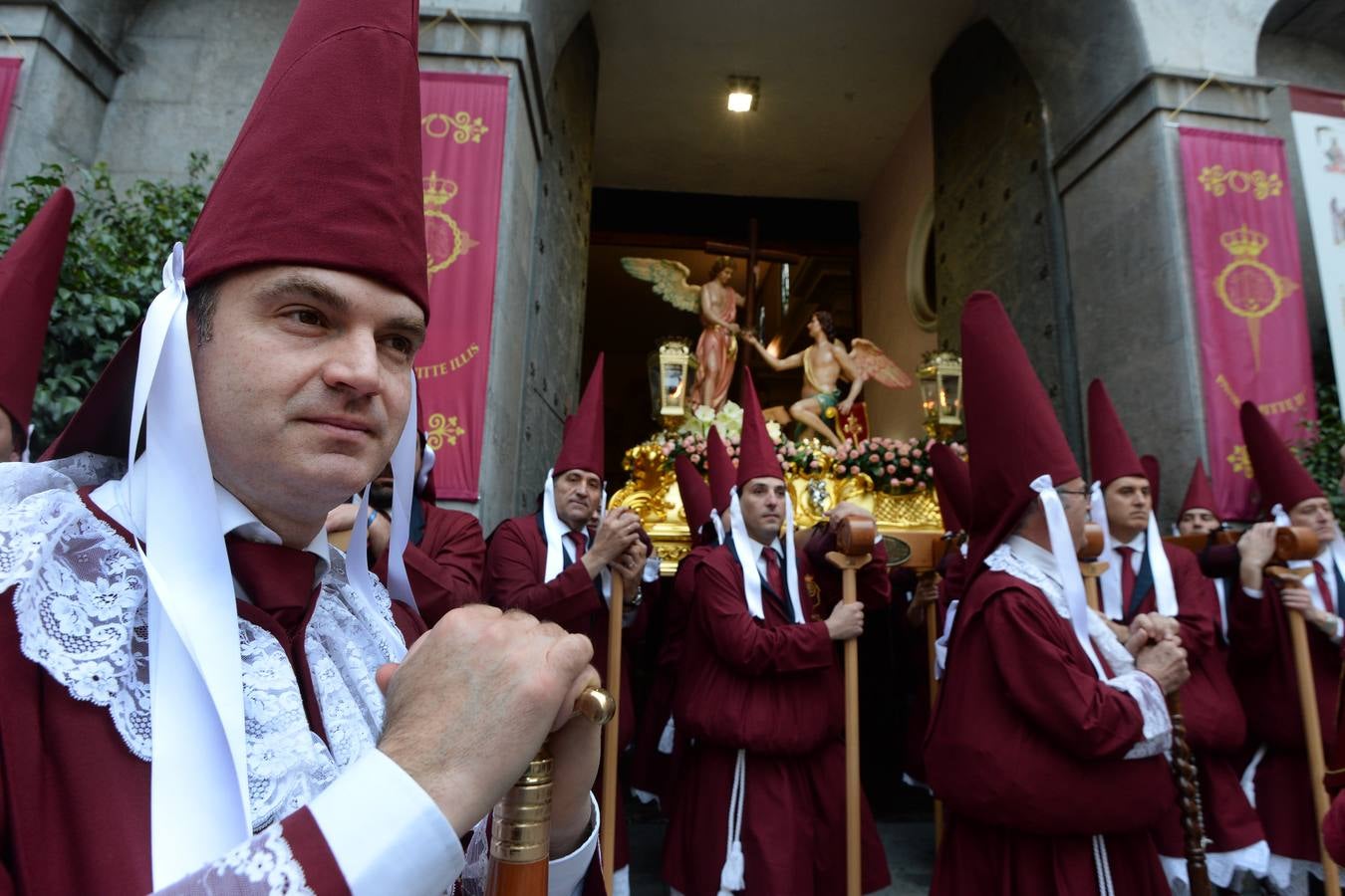 La procesión de Lunes Santo cautiva a la ciudad en su legendario cortejo desde San Antolín