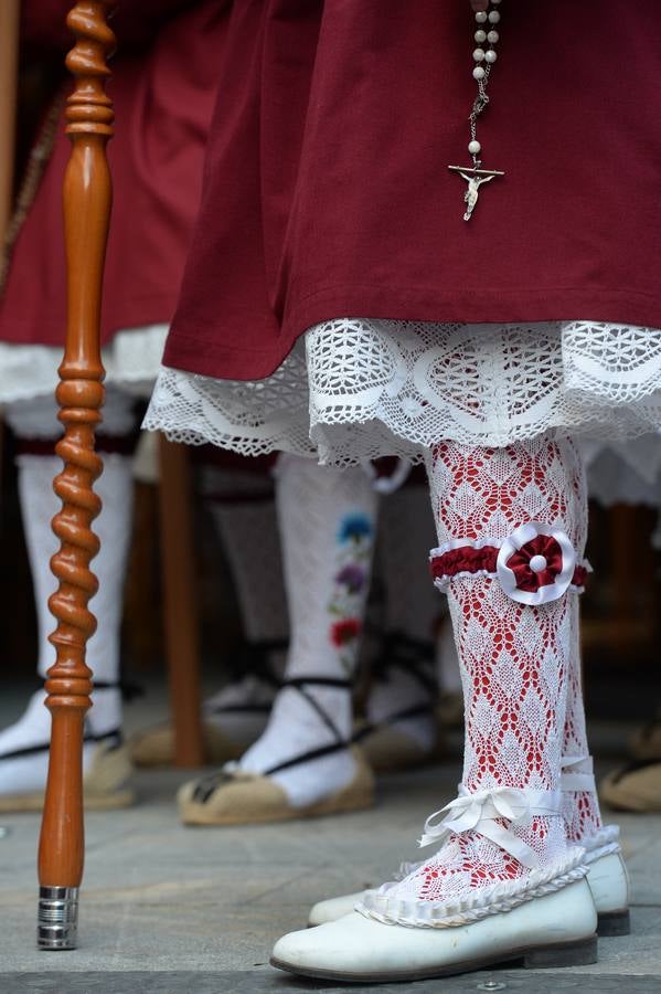 La procesión de Lunes Santo cautiva a la ciudad en su legendario cortejo desde San Antolín