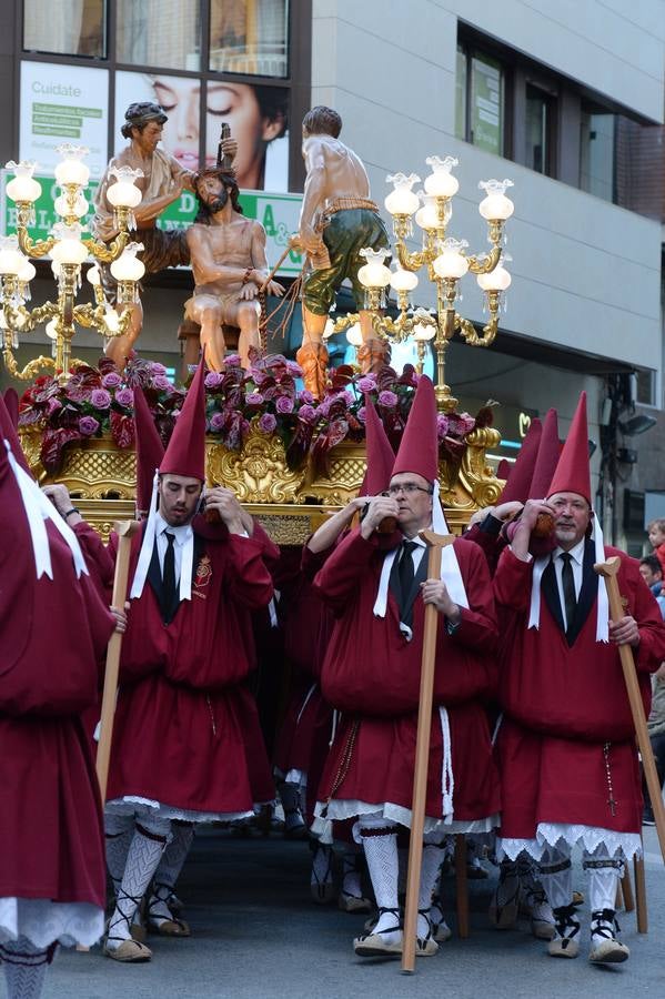 La procesión de Lunes Santo cautiva a la ciudad en su legendario cortejo desde San Antolín